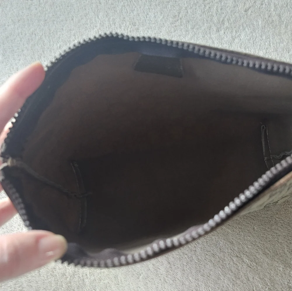 GUCCI GG  Clutch Bag - Picture 9 of 17